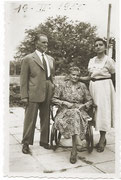 Padres y Hermana-EN SANTIAGO DEL ESTERO SU PADRE (SALVADOR), SU MADRE (MARÍA RIBAINERA), SU HERMANA  (ELENA, ARPISTA)