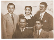 Hermanos Carfi-LA FAMILIA CARFI ARRIBA HÉCTOR, ELENA, HUMBERTO -  ABAJO DON SALVADOR Y AMÍLCAR