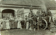 Maschindreschen beim "Kellnerbauer" in Langwies Zipf um 1912