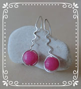 wirework Sikberdraht-Ohrringe mit pinkfarbenen Jadekugeln