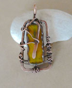 kaltgeschmiedeter-Wirework-Kombi-Anhänger mit rechteckiger, böhmischer Perle, Unikat, wie alles hier
