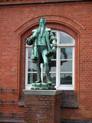 Statue des Johann von und zu Gutenberg (Erfinder des Buchdrucks)