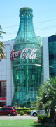 Die grösste gläserne Coca-Cola Flasche der Welt