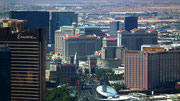 ...und andererseits Blick auf den berühmten Strip von Las Vegas