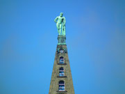 Die Herkulesstatue auf dem 515 m hohen Bergpark