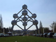 Das Atomium wurde in über 3 Jahren mit viel Aufwand restauriert . . .