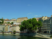 Schöne Hanglage mit schönem Blick auf Rhône und gegenüberliegende Altstadt