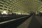 Die architektonisch interessante Decke der Metro-Station «Pentagon City»