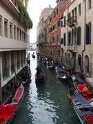 Die reichen Russen «überschwemmen» Venedig und lieben Plüsch und (Kunst)Leder