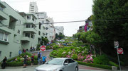 Die weltberühmte, kurvenreichste Stadtstrasse der Welt: Lombard Street