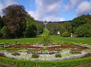 Schöne Gartenanlagen verleiten zu schönen Spaziergängen