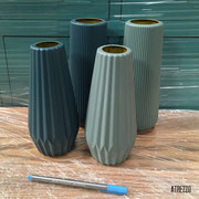 Jarrones Color Resina Medianos / Altura: 21 cms. / Arriendo: $2.500  / Garantía: $10.000 c/u