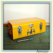 BAUL METALICO AMARILLO MEDIANO / MEDIDAS: 40 X 22 X 16 CMS.  / Arriendo $ 12.000  / Garantía $ 35.000