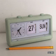 RELOJ CALENDARIO VERDE AGUA / ARRIENDO: $6.000 / GARANTIA: $18.000