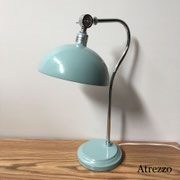 LAMPARA DE MESA METAL CELESTE / REF: LAMP-0 / Medidas: 48 CMS ALTO  / 1 Unidad / Arriendo: $10.000  / Garantía: $ 30.000