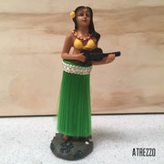 MUÑECA HAWAIIANA AUTO / 18 CMS. ALTO/ ARRIENDO: $15.000 / GARANTIA: $30.000