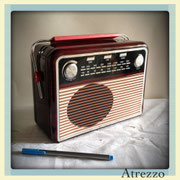 CAJA METALICA IMITACIÓN RADIO / Arriendo $ 4.000  / Garantía $ 12.000