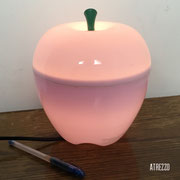 LAMPARA SOBREMESA MANZANA / 20 CMS ALTO/ ARRIENDO: $6.000 / GARANTÍA: $25.000