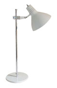 LAMPARA DE SOBREMESA BLANCA CON CROMADO / REF: LAMP-005 / Medidas:  / 1 Unidad / Arriendo: $ 10.000  / Garantía: $ 50.000