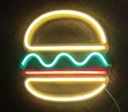 Luz deco neón Hamburguesa / Medidas: 30 cms. alto / Arriendo: $8.000 / Garantía: $30.000