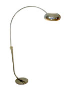 LAMPARA DE PIE CROMADA  / REF: LAMP-006 / Medidas:  / 1 Unidad / Arriendo: $ 25.000  / Garantía: $ 100.000