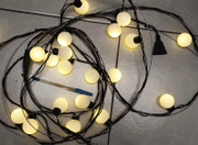 Guirnaldas Luces Bola (Cálidas) / 15 Unidades / Medidas: 3 mts largo - 12 luces c/u / Arriendo: $12.000 c/u / Garantía: $20.000 c/u