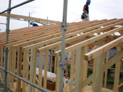 屋根垂木まで完了です。