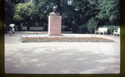 Ernst-Thälmann-Denkmal am Schloßteich