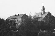 Kirchsteig 2, ehemaliges Gemeindeamt mit Alter Kirche