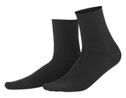 Sokken Fine in 81% bio-wol met 17% bio-katoen en 2% elastaan, zwart, Living Crafts, beschikbaar in de maten 35-38 en 39-42, prijs: 9,99 €