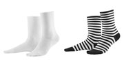 Sokken Alexis in 98% bio-katoen met 2% elastaan, per 2 paar verpakt, wit en marineblauw/wit gestreept, Living Crafts, beschikbaar in de maten 35-38 en 39-42, prijs: 12,99 €