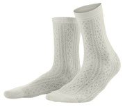Sokken Katalin in 95% bio-katoen met 5% elastaan, naturel, Living Crafts, beschikbaar in de maten 35-38 en 39-42, prijs: 4,99 €