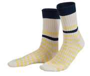 Sokken Maris in 98% bio-katoen met 2% elastaan, marineblauw/geel, Living Crafts, beschikbaar in de maten 35-38, 39-42 en 43-46, prijs: 7,99 €