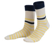 Sokken Maris in 98% bio-katoen met 2% elastaan, marineblauw/geel, Living Crafts, beschikbaar in de maten 35-38, 39-42 en 43-46, prijs: 8,99 €