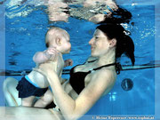Babyshooting unter Wasser, Unterwasserbabyfoto, Baby unter Wasser, Unterwasserfotografie, Babyschwimmen