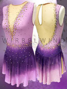 Eis- und Rollkustlaufkleid mit Farbverlauf / Seitenschlitze am Rock / Strass- und Annähsteine in gold / Vorderansicht/ Gr. M