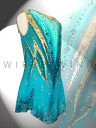 Kürkleid in Türkisgrün mit Applikationen in Hologold, Strass- und Annähsteine in Goldtönen/ Gr. 128-134/ Seitenansicht