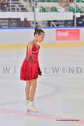 Kürkleid mit rot/schwarzem Farbverläufen