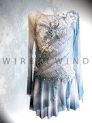 Kürkleid mit Spitzenapplikation