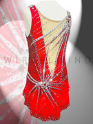 Kürkleid in Hellrot mit Applikationen in Holosilber, viele Strass- und Annähsteine / Gr. 152-158/ rückwertige Seitenansicht