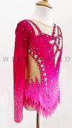 Kürkleid mit Farbverlauf und einseitigem Ärmel / Strass in farbe und AB / Gr. 140-146/ Seitenansicht