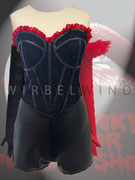 Anzug zur Musik aus `The Rocky Horror Picture Show´