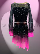 Kleid mit Farbverlauf Schwarz/Pink, gebauschter Ärmel am Handgelenk, Strassbänder, Gr. 164, Vorderansicht