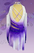 Kürkleid mit Farbverlauf und passenden Handschuhen