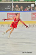 Kürkleid mit rot/schwarzem Farbverläufen