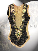 Kürkleid in schwarzer Spitze mit Gold- Applikatione/ Rückenansicht / Gr. XS 