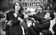 mode , place des Vosges, 1971