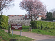 Entrée du domaine du Château Eyquem.