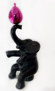 Philippe Berry-"Eléphants et son ballon"- patine noire, ballon rose- Disponible en H:50cm, H: 80cm, 120cm-sculpture en bronze. Galerie d'art, Biot.