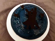 Tänzer unter dem Sternenhimmel, Torte mit Vanille, weißer Mousse au Chocolat und Johannisbeeren